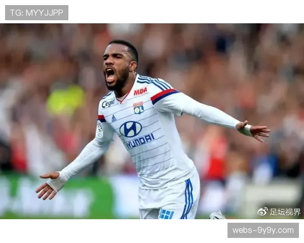 全场比赛结束：里昂4-1大胜特鲁瓦，拉卡泽特完成帽子戏法