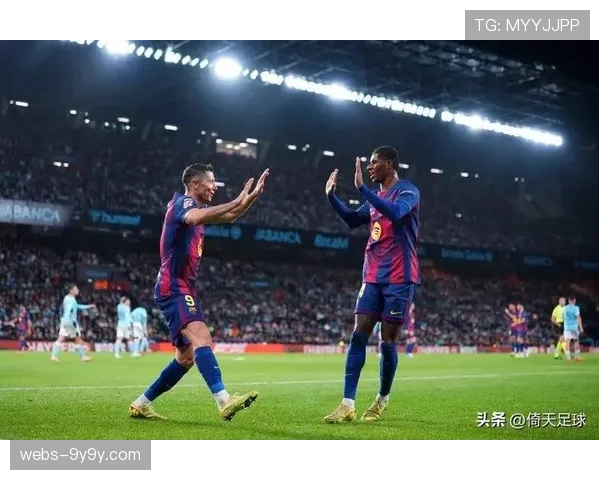 巴塞罗那3-1逆转塞尔塔，莱万多夫斯基完成帽子戏法